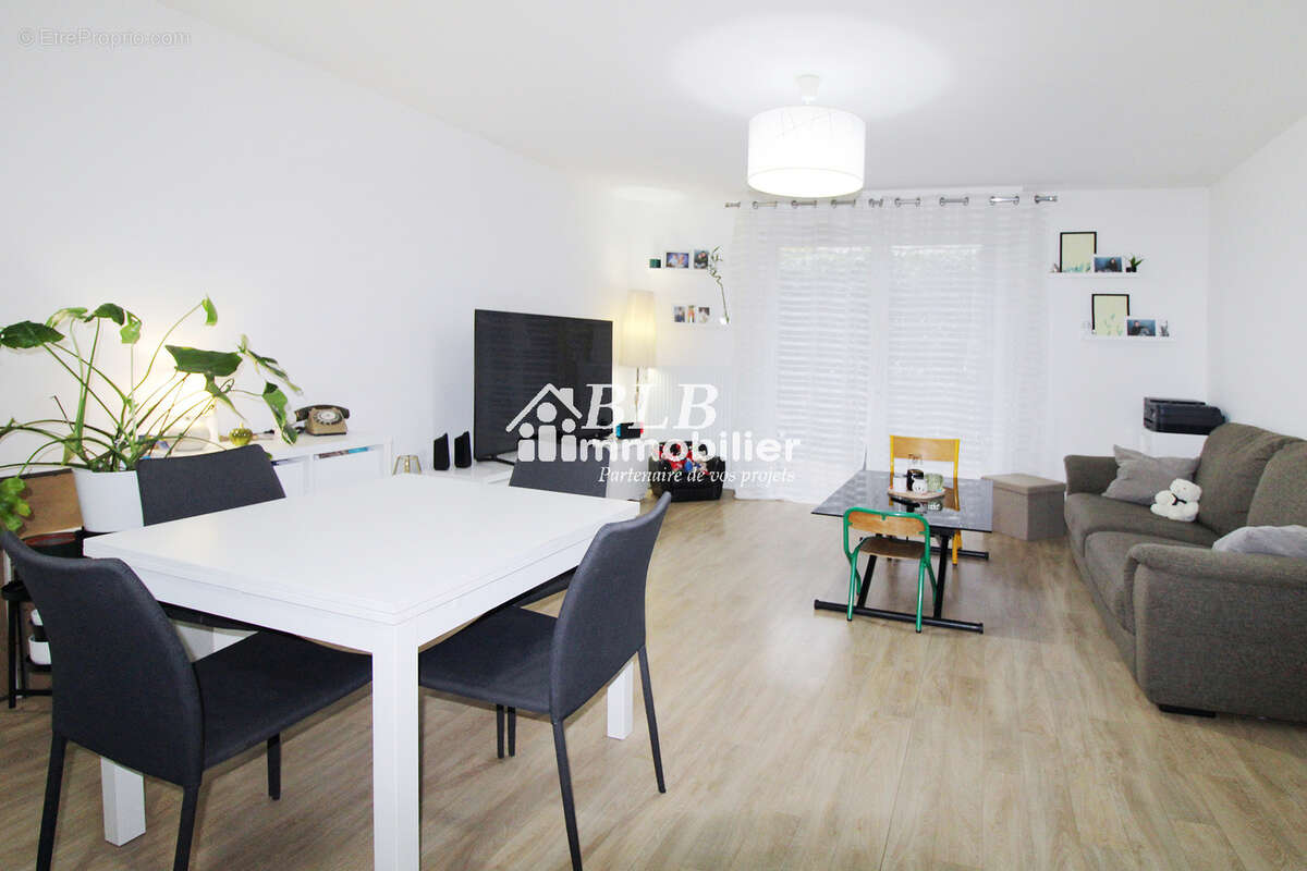 Appartement à LE PERRAY-EN-YVELINES