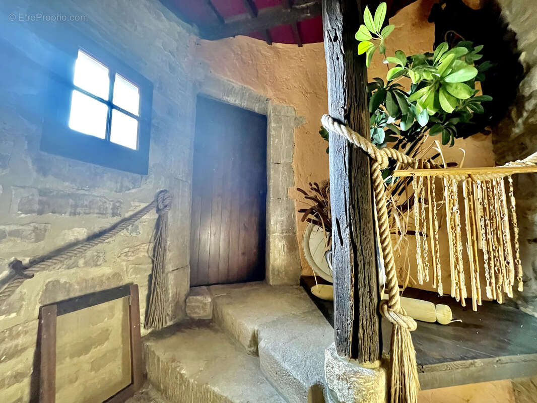 Maison à SAINT-PONS-LA-CALM