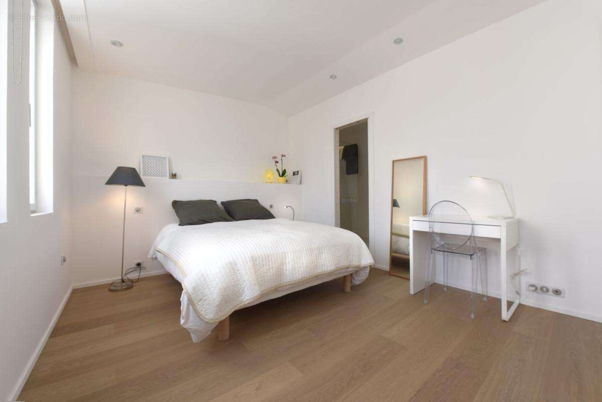 Maison 335 m² à Nimes  - photo 3