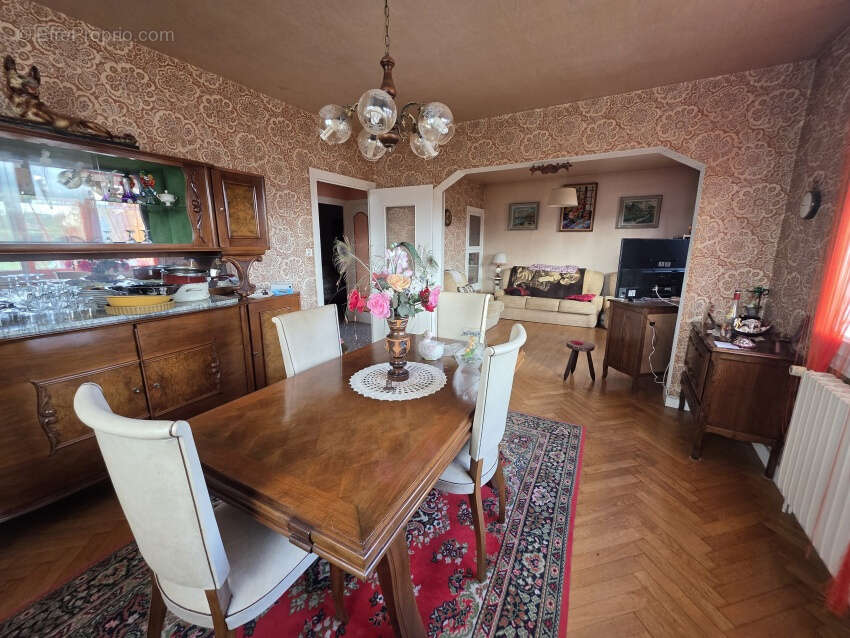 Maison à SAINT-PRIEST-DES-CHAMPS