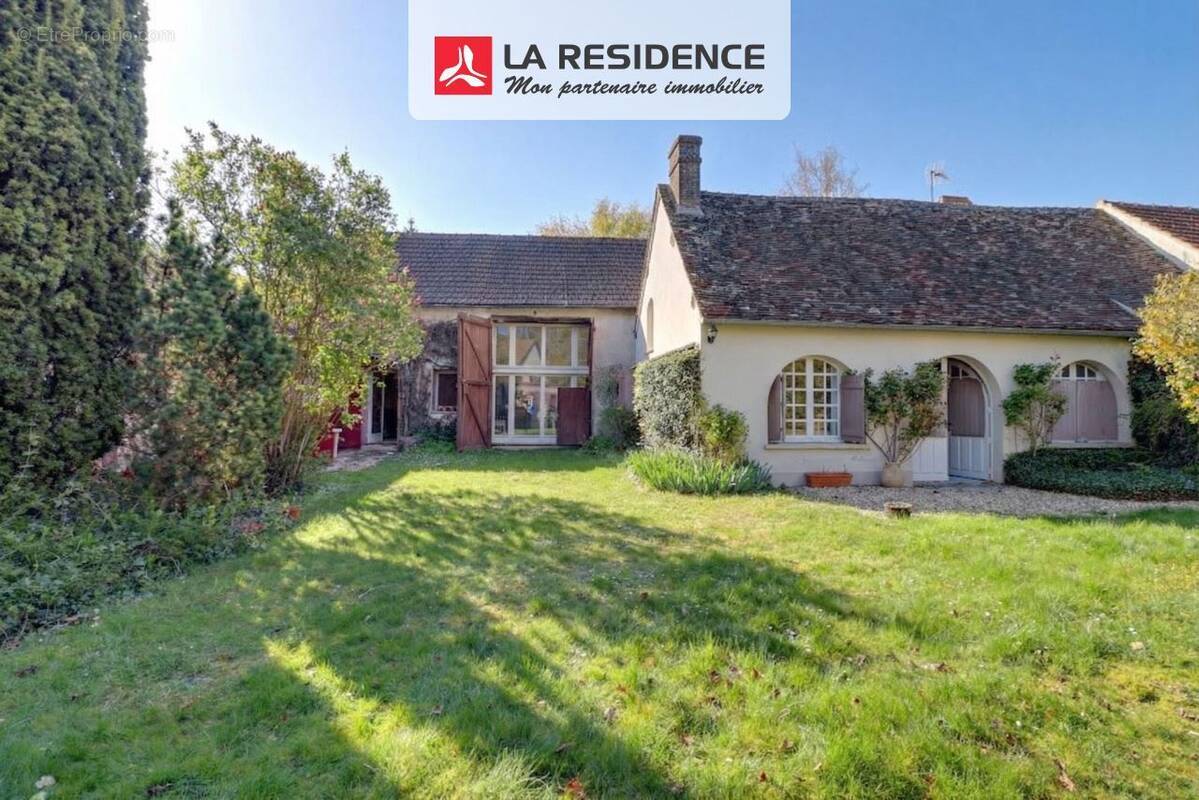 Maison à CHERISY