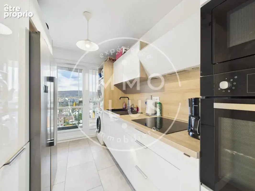 Vente - Appartement - 4 pièces + cuisine - 76 m² - 285 000 € - - photo 9
