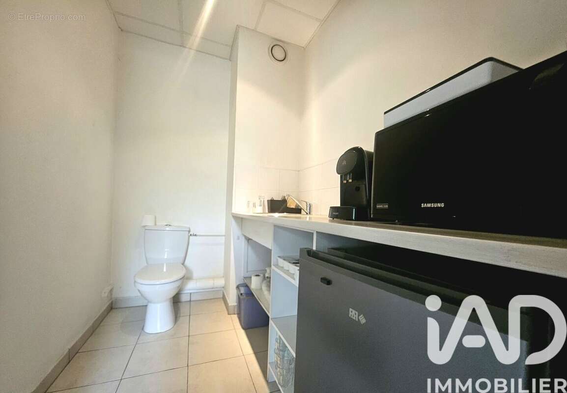Commerce 42 m² à Saint-Pierre-D'irube  - photo 3