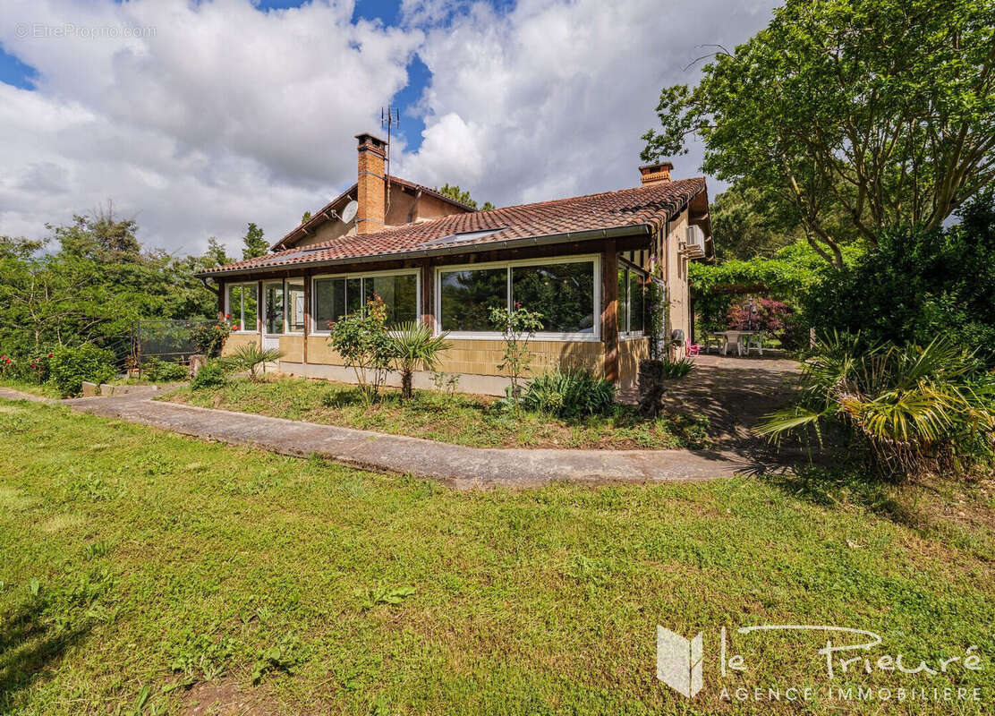 Maison familiale avec piscine et grand terrain arboré sur l'axe Réalmont-Graulhet - photo 17