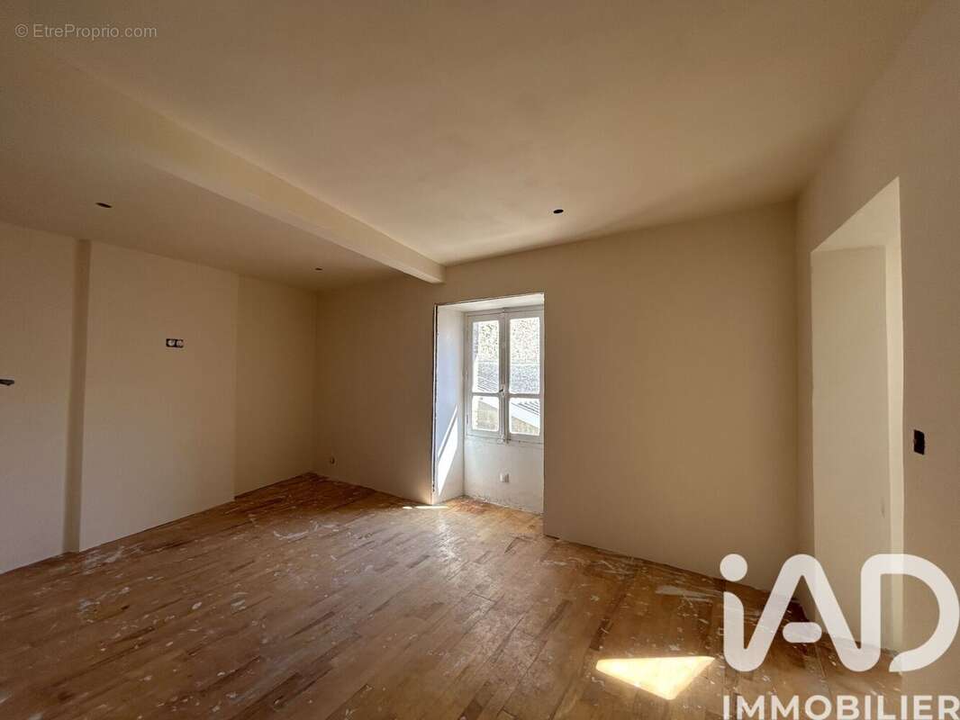 Maison 140 m² à Venteuil  - photo 4