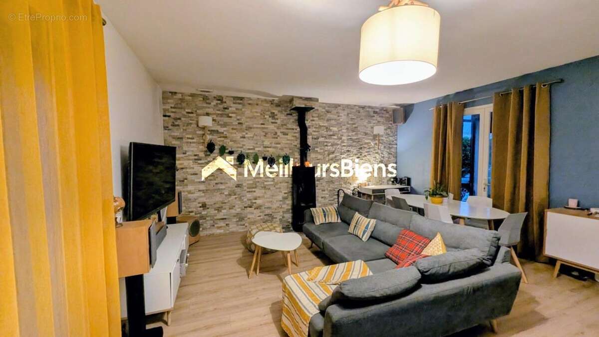 Maison à SAINT-FELIX-DE-LODEZ