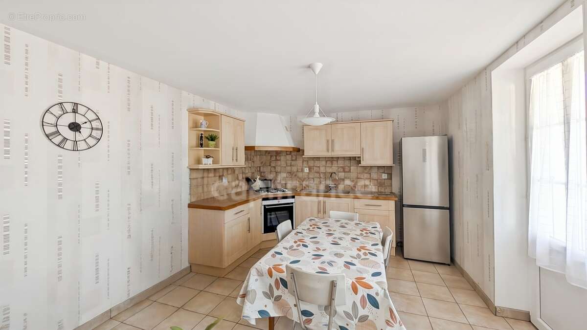 BEY (71) à vendre maison de 131.18 m² 5 pièces 4 chambres terrain de 1046 m² - photo 5