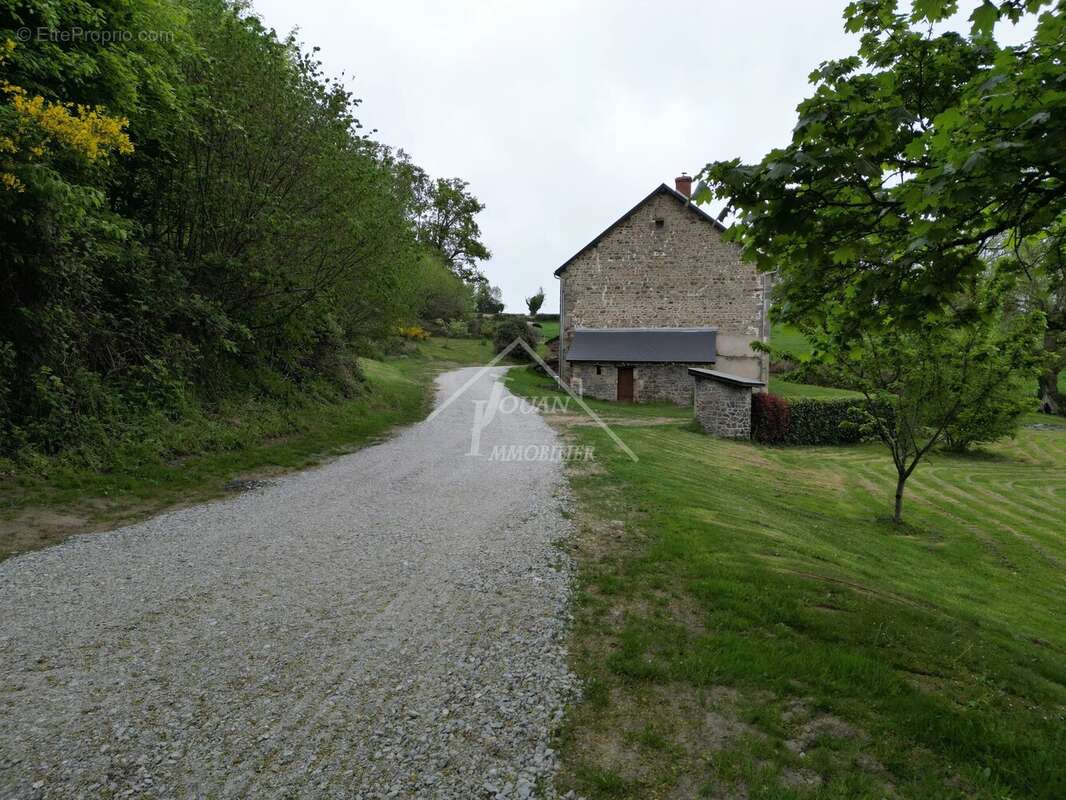 Maison à GOUTTIERES