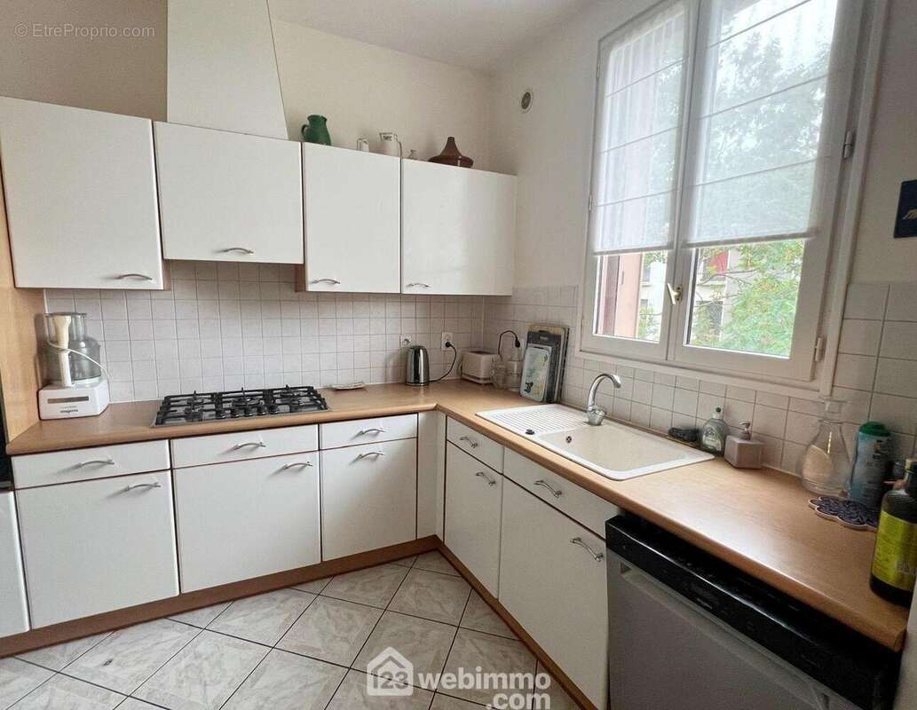 Cuisine indépendante entièrement équipée - Maison à FONTENAY-AUX-ROSES