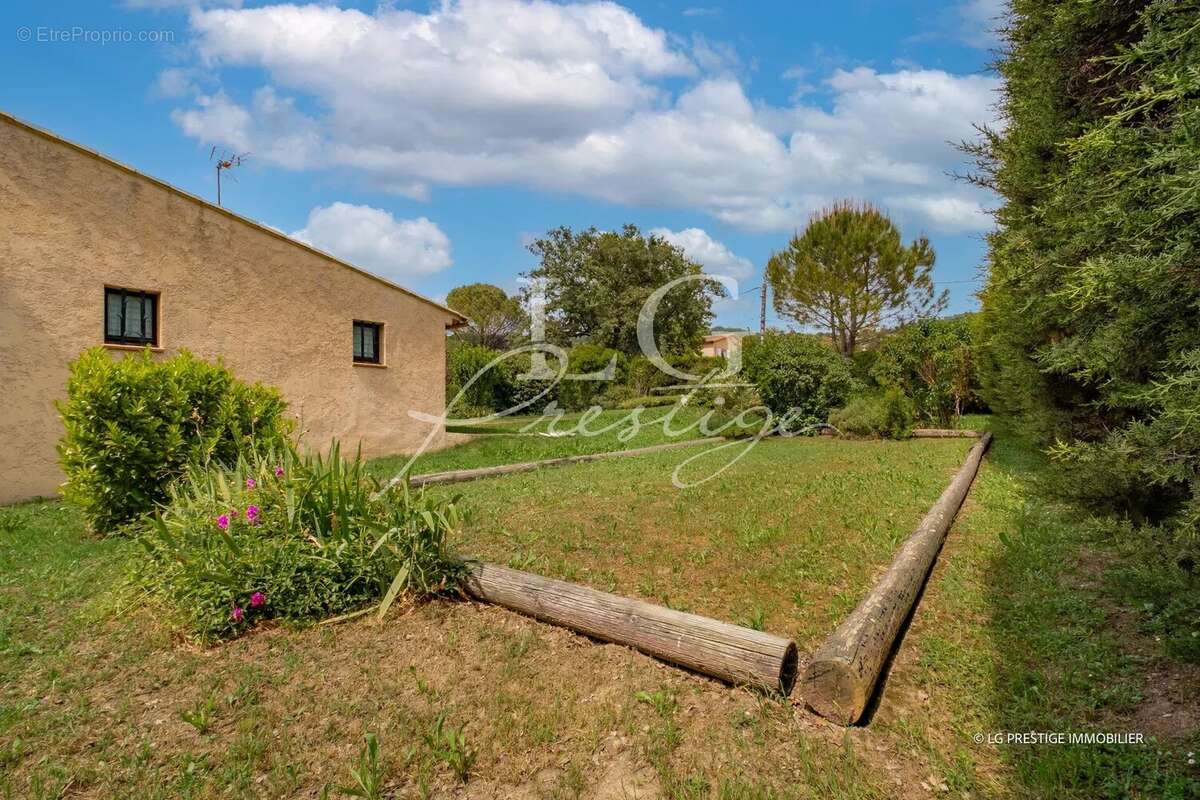 Maison à MONTAUROUX