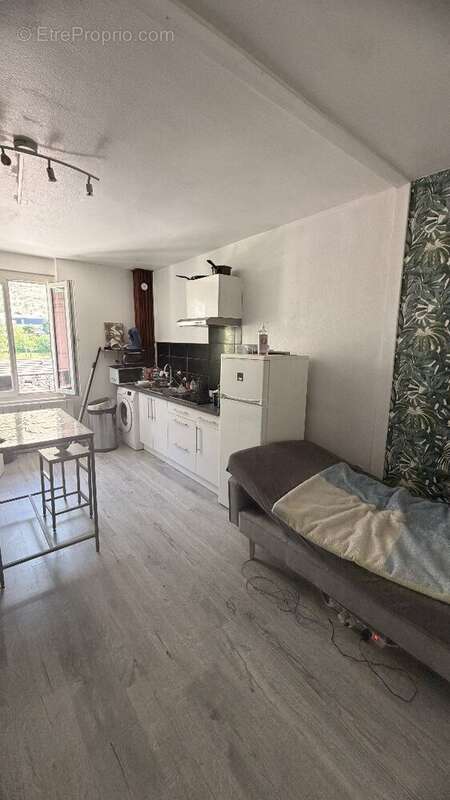 Appartement à ETREMBIERES