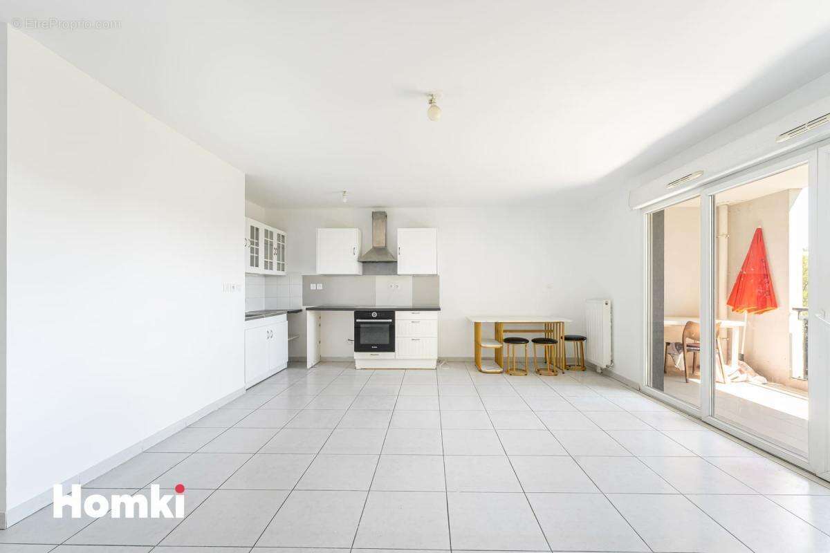 Appartement T3 de 66 m² à Marseille 13014, Rue Gabriel Audisio - photo 6