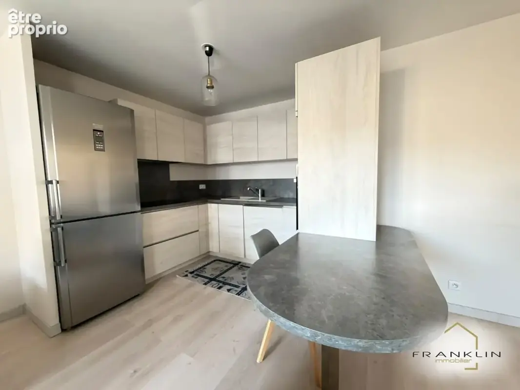 Construction récente - Appartement F4 - 83 m2 - 3 chambres - photo 5