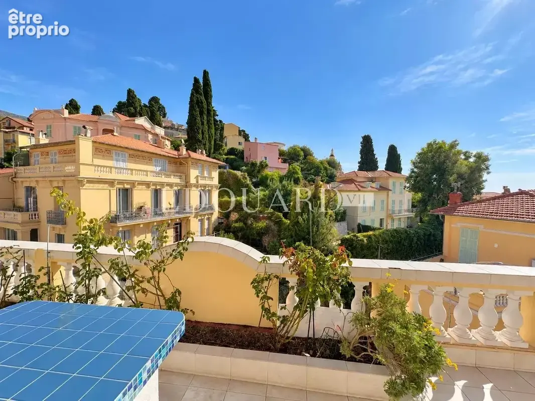 Spacieux deux pièces en bon état avec splendide terrasse et belle vue panoramique jusqu'à la mer - photo 10