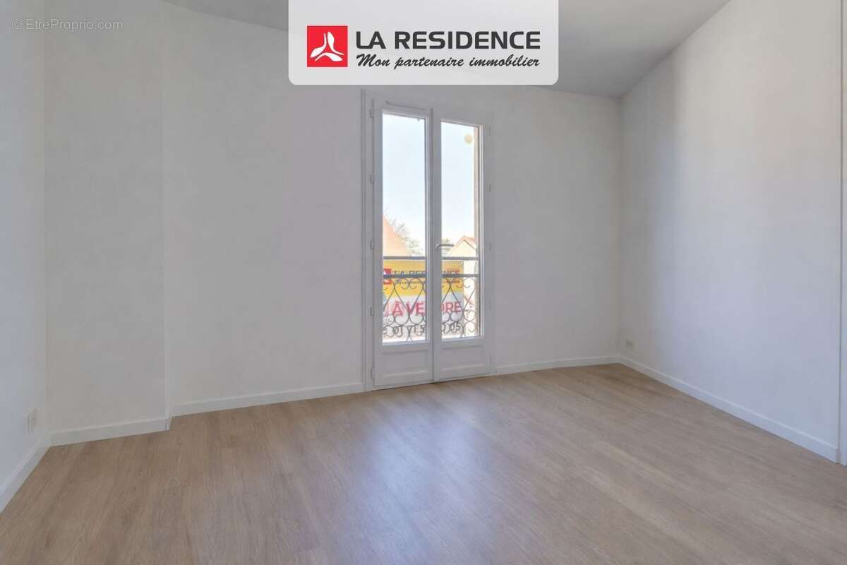 Appartement à MAURECOURT