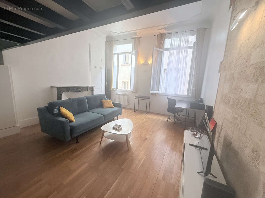 À VENDRE   Charmant studio entièrement rénové avec mezzanine, Place du Marché aux Fleurs à Montpellier - photo 8