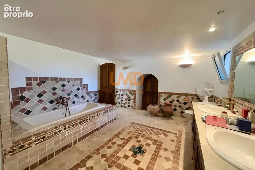 La Motte – Domaine en pierre de 470 m² au cœur des vignes avec p - photo 17