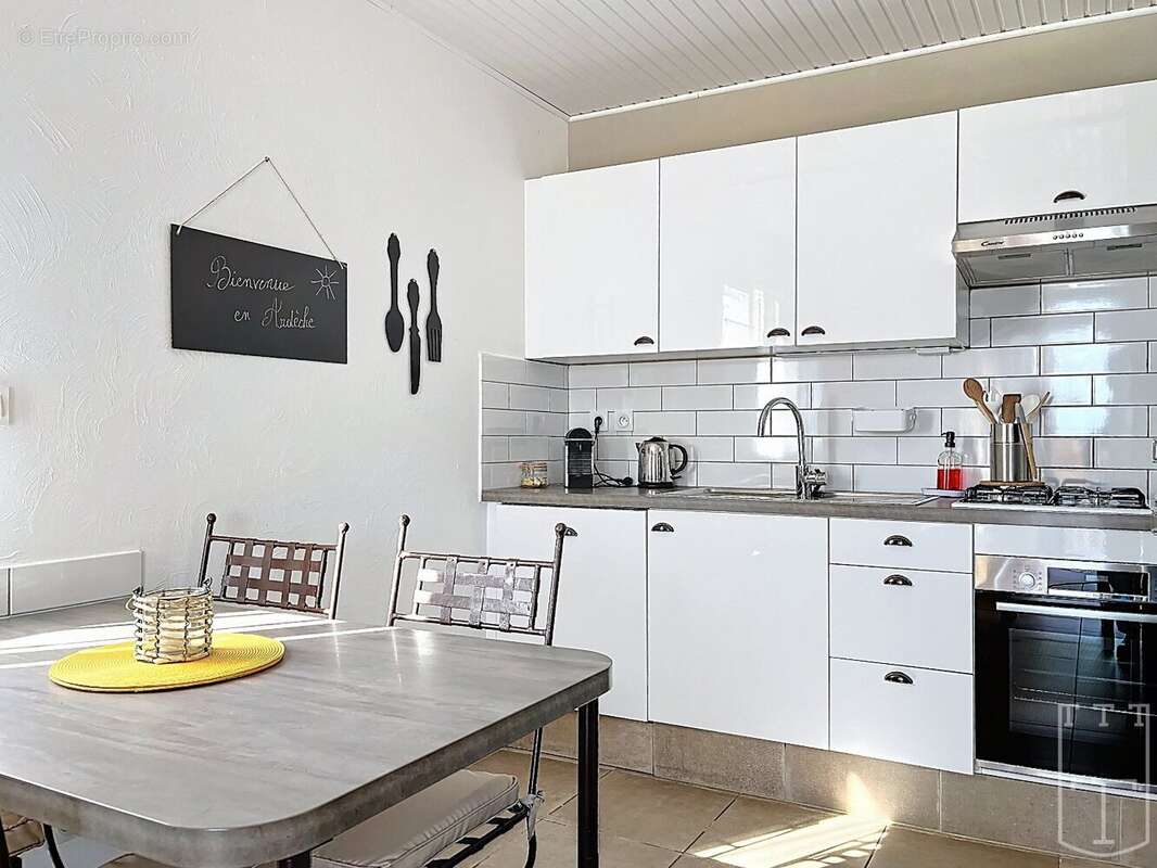 Maison à SAINT-ALBAN-AURIOLLES