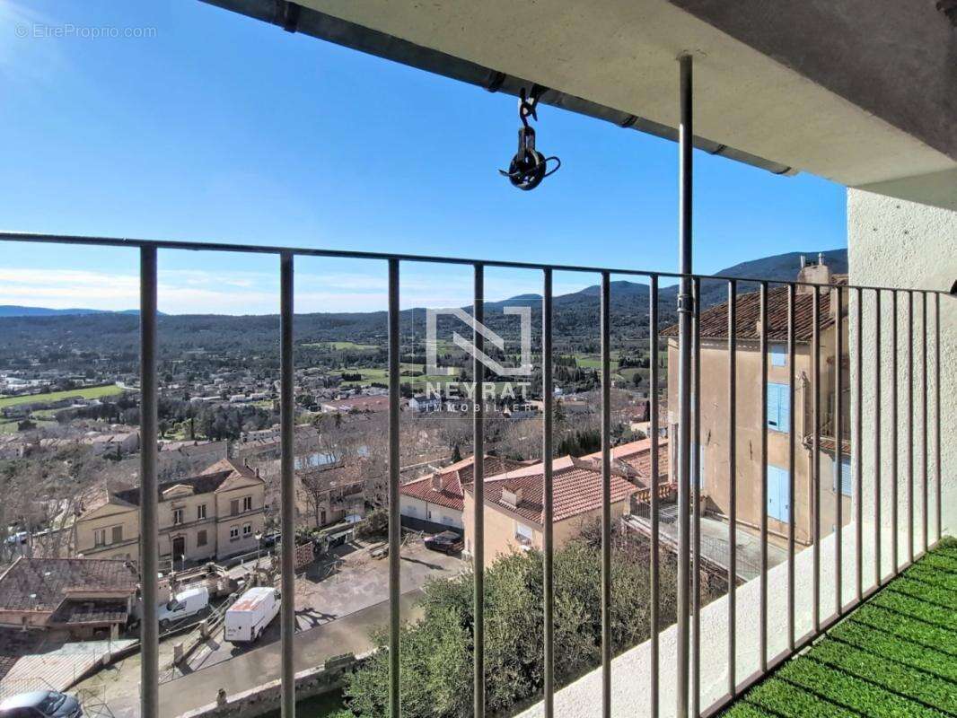 FAYENCE - Maison de village avec grande terrasse couverte - vue - CAVES - photo 12