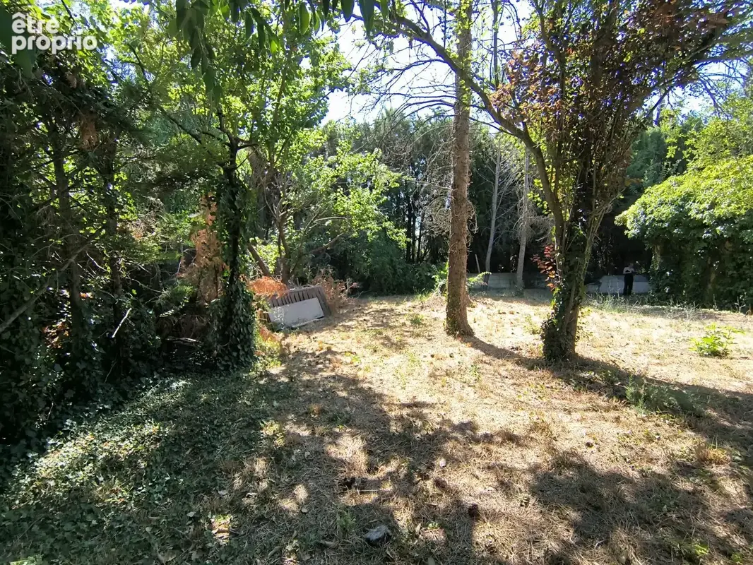 Terrain à bâtir de 833 m² à AIX-EN-PROVENCE (13) - photo 3