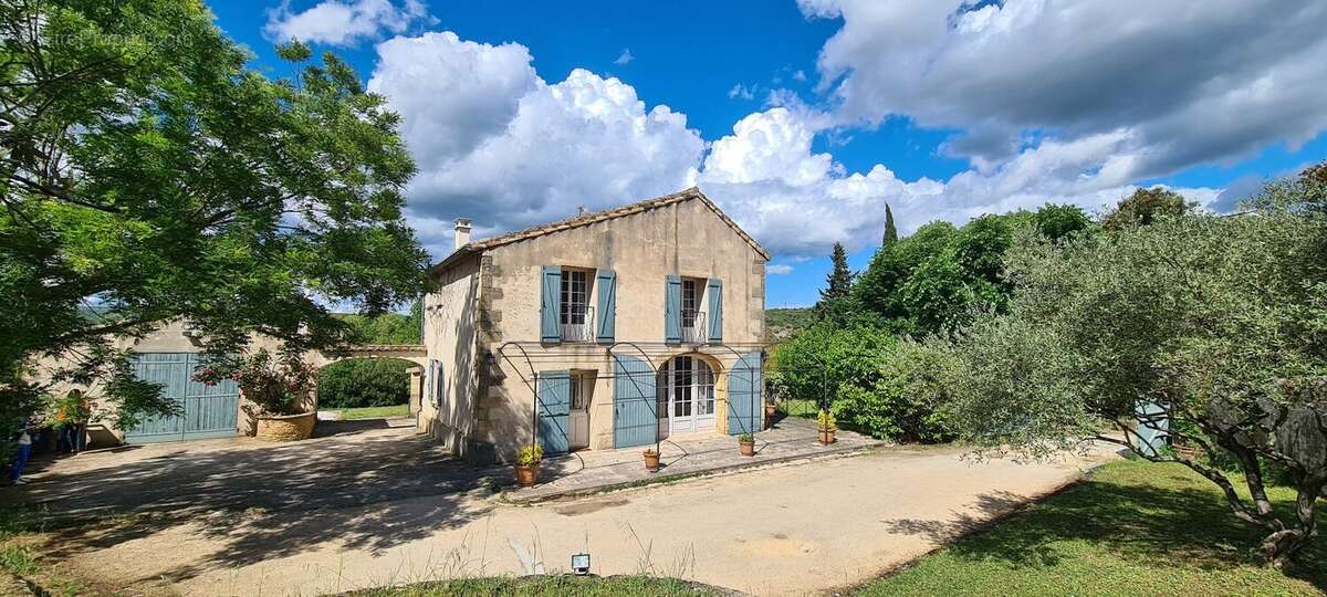 Maison à COLLIAS