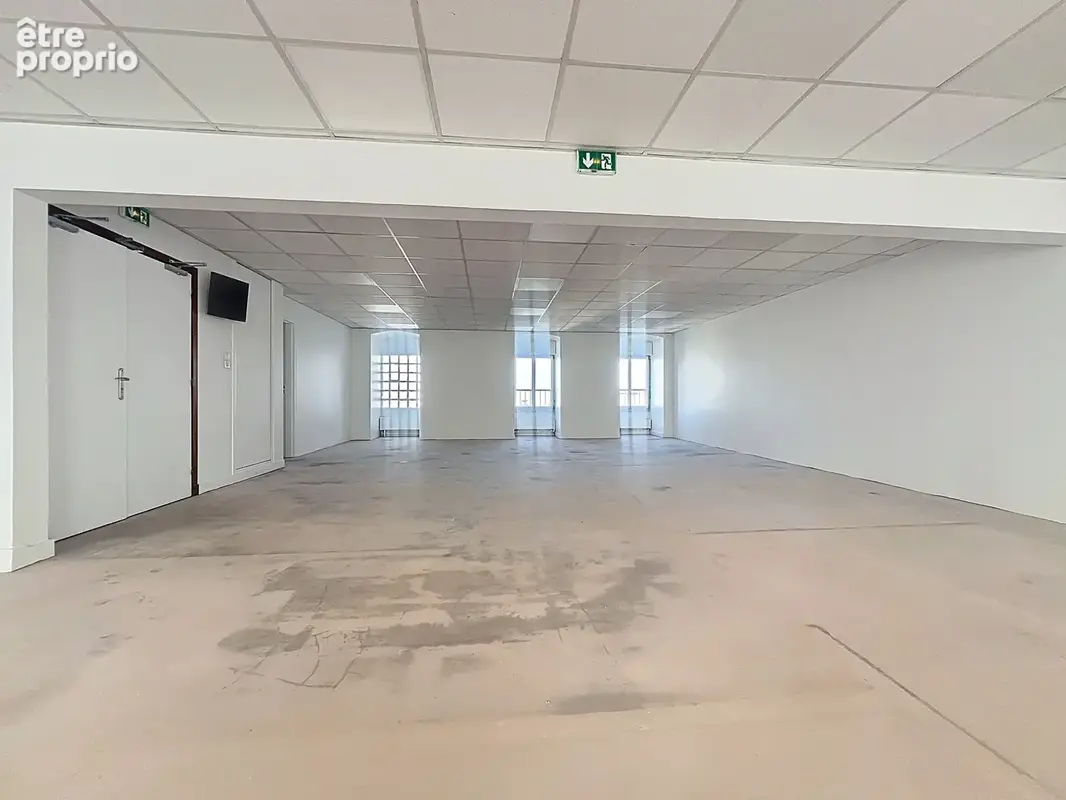 Commerce 141 m² à Versailles  - photo 2