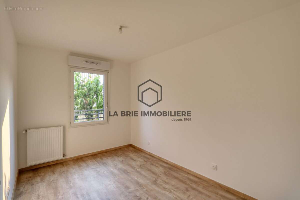 Appartement 61 m² à Mennecy  - photo 9