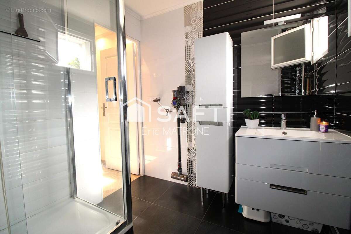 Photo 8 - Appartement à MARSEILLE-11E