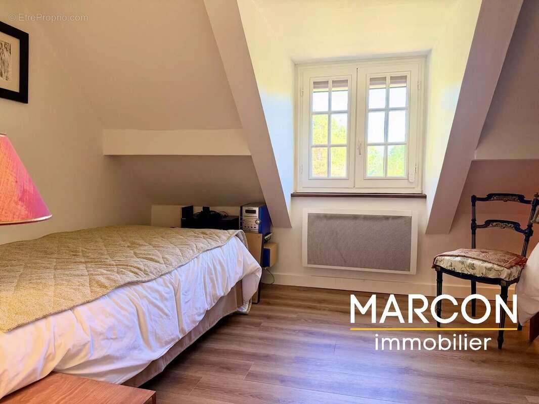 Maison à LA CELLE-DUNOISE