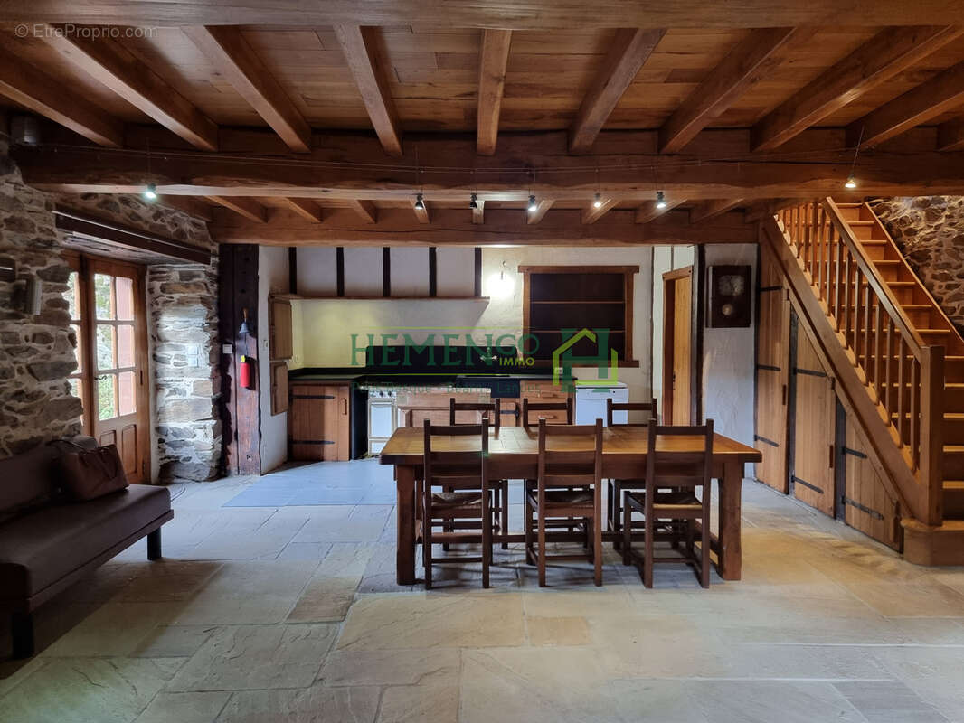 Maison à ARNEGUY