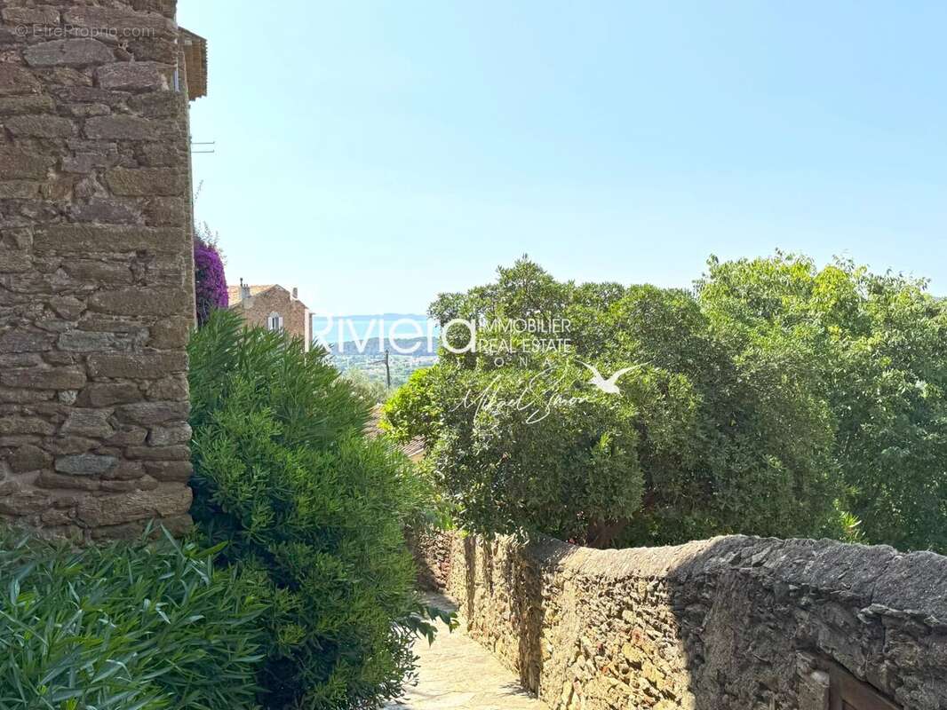 Maison à BORMES-LES-MIMOSAS