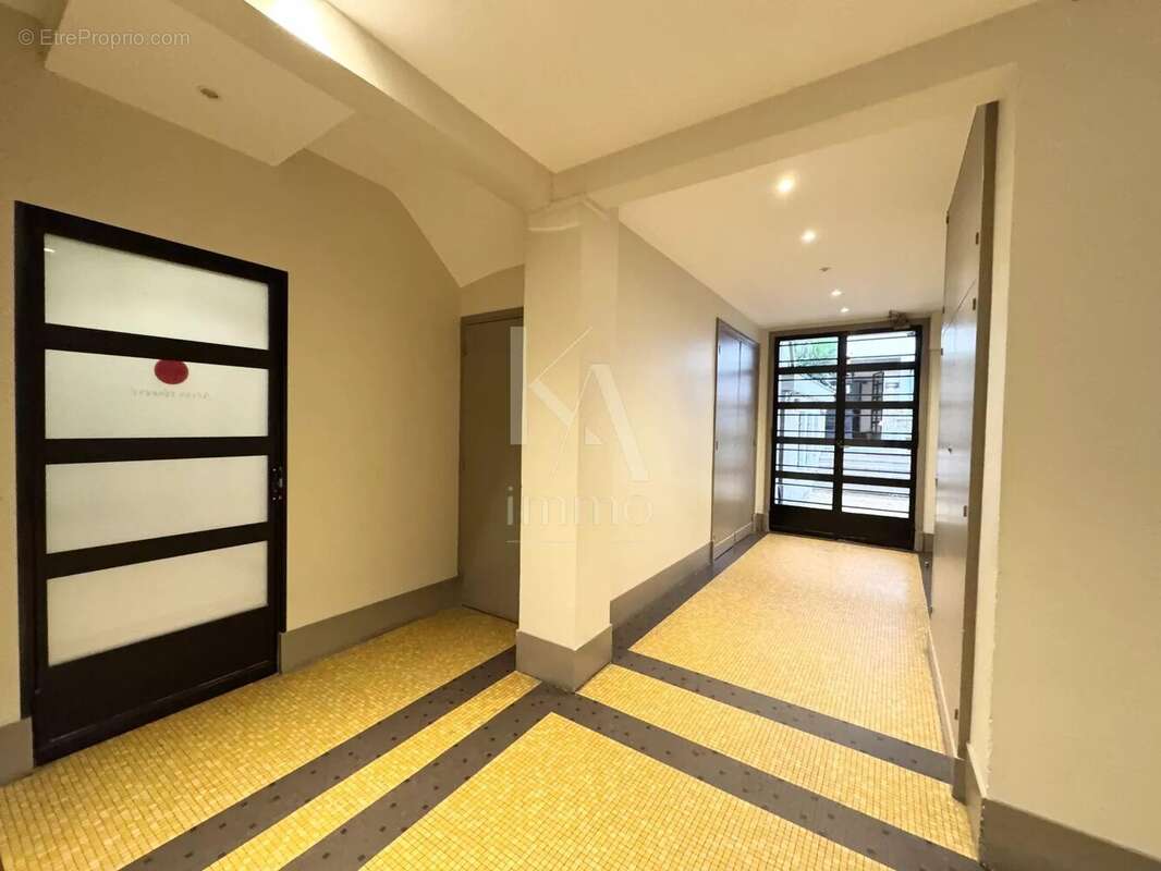 Appartement à NEUILLY-SUR-SEINE