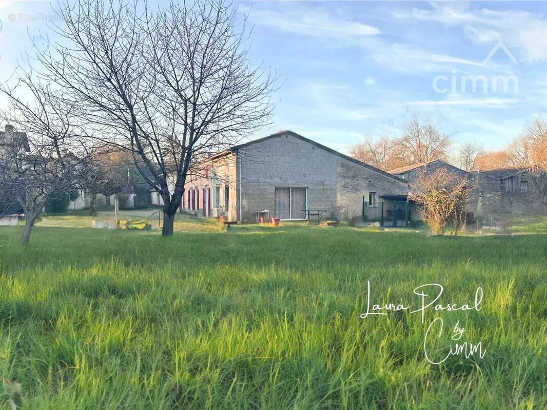 Maison familiale avec nombreuses dépendances – Générac (33920) - photo 28