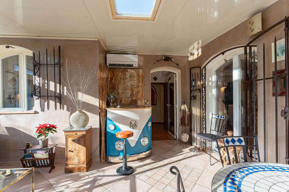 A VENDRE - Maison de plain pieds Coeur de Village T6 - Sausset-les-Pins avec garage - photo 6