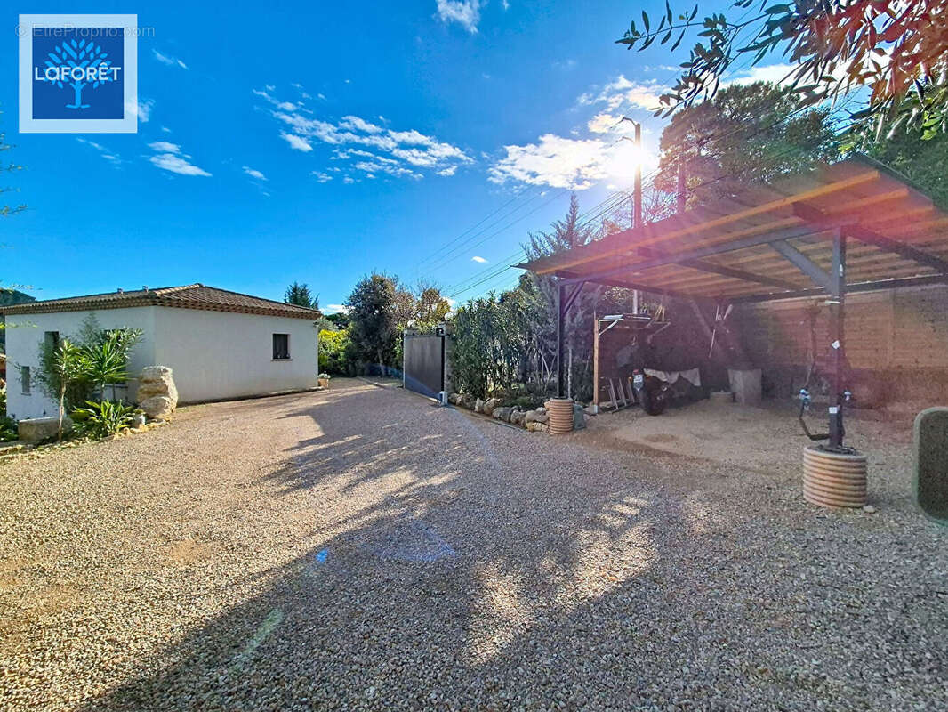Maison à VALLAURIS