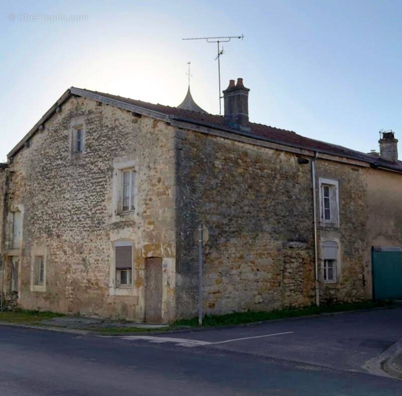 Maison à SASSEY-SUR-MEUSE