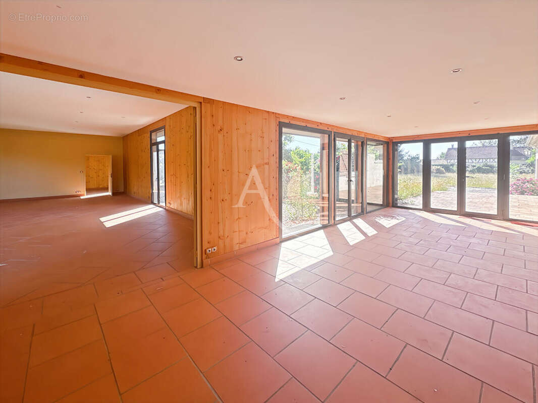 Maison lyons la foret gite maison salle de reception - photo 5