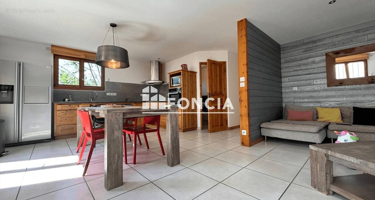 Appartement à LA SALLE-LES-ALPES
