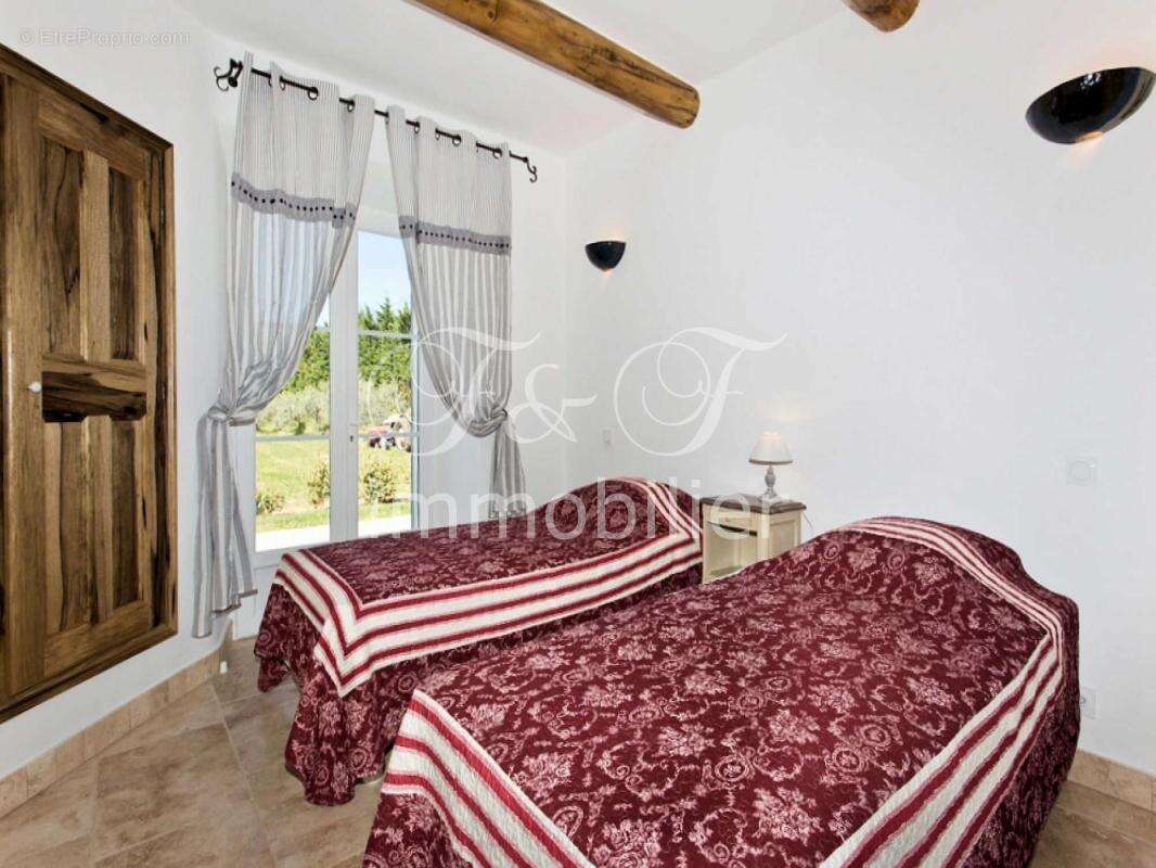 Maison à ROUSSILLON