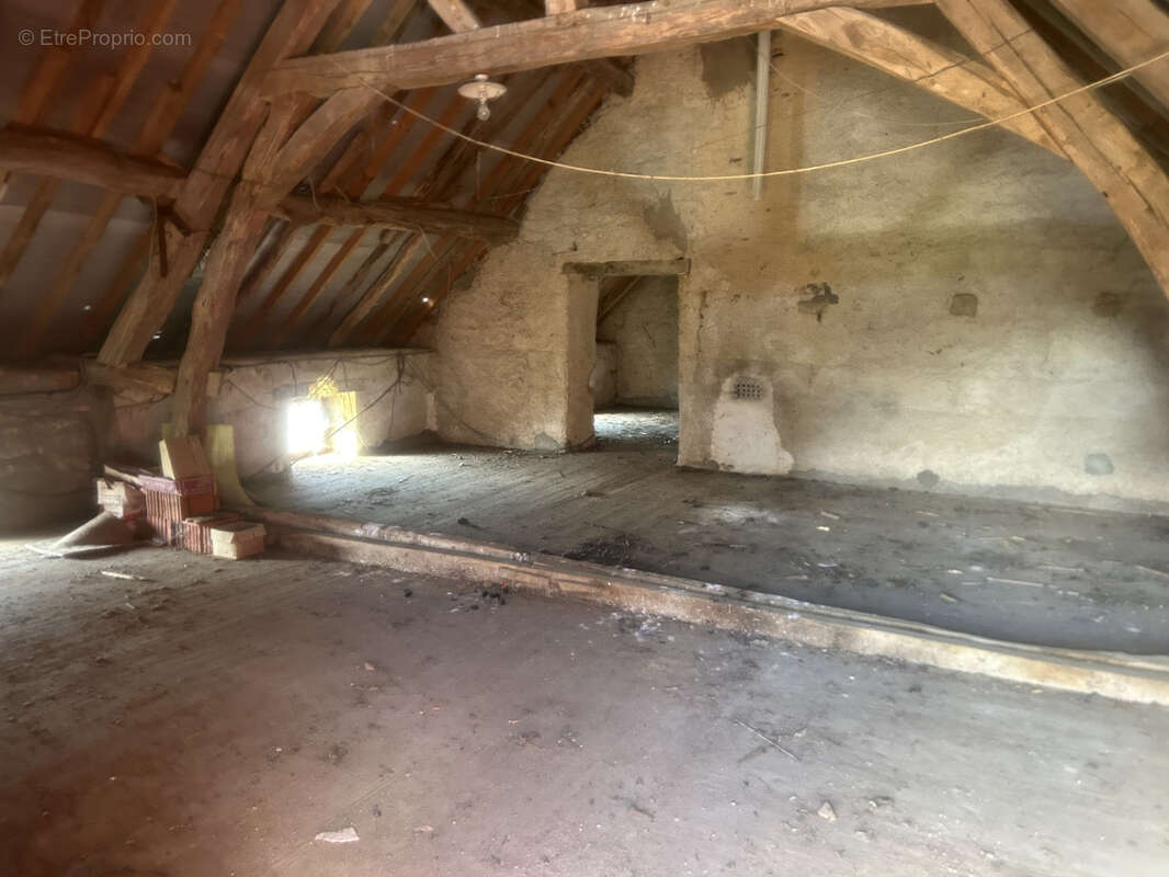 Maison à LURCY-LE-BOURG