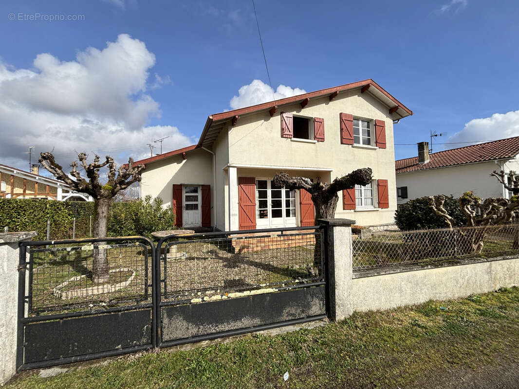Maison à VILLENEUVE-DE-MARSAN