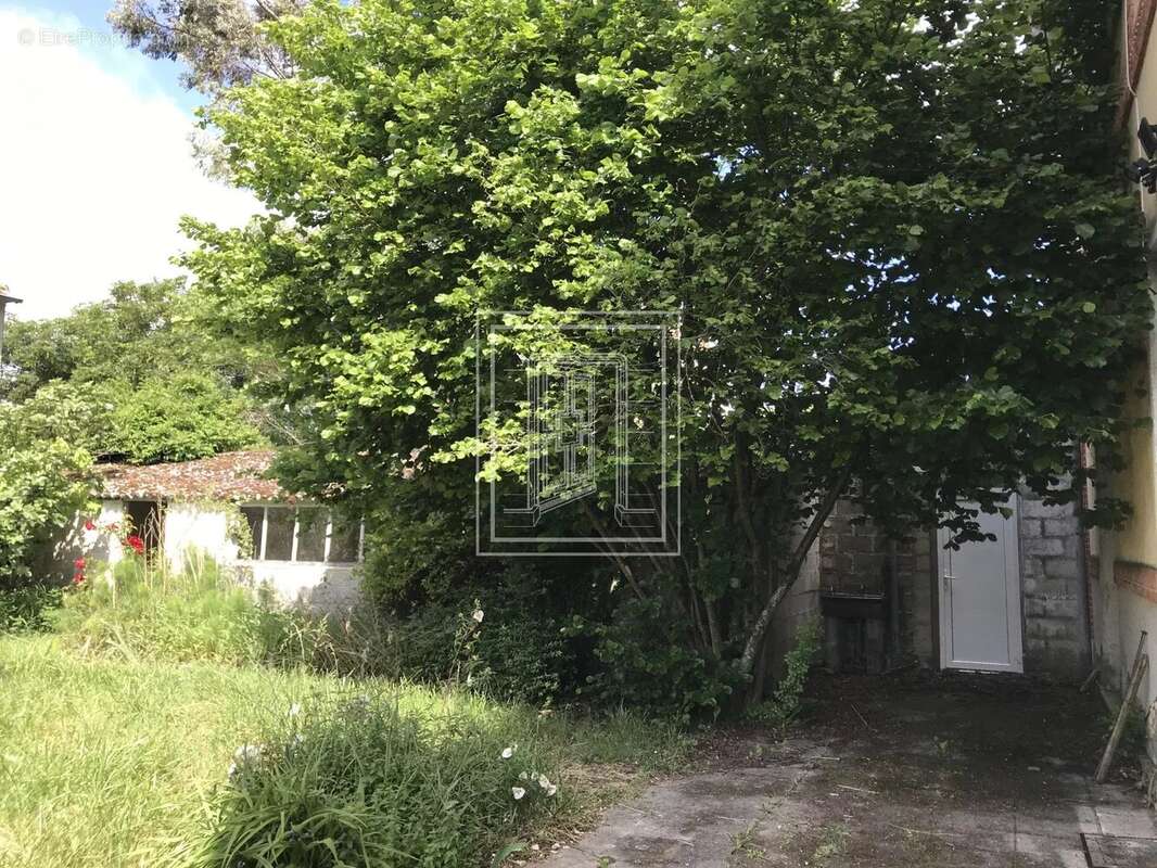 Maison à LA FERTE-IMBAULT