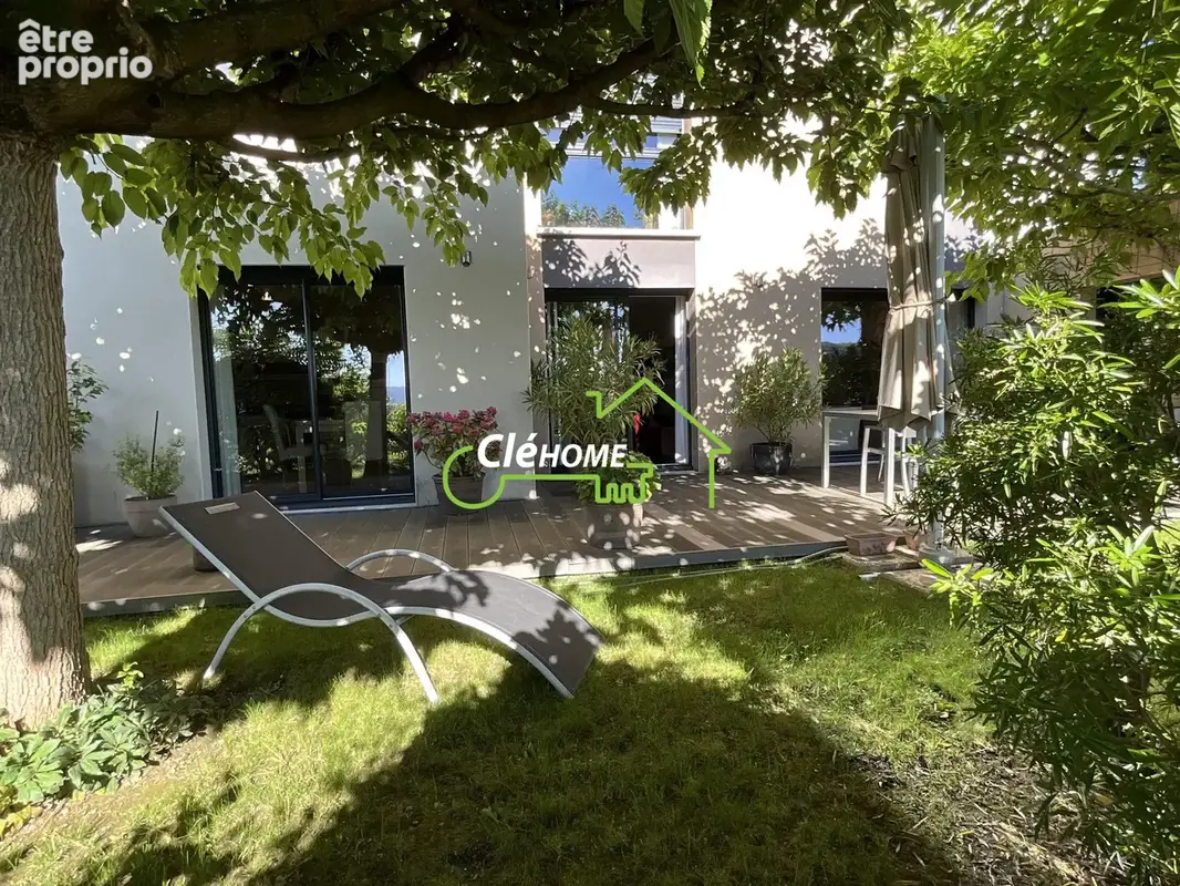 Maison 6 pièces 177 m² à vendre à Saint-Pierre-La-Palud (69210) - photo 2