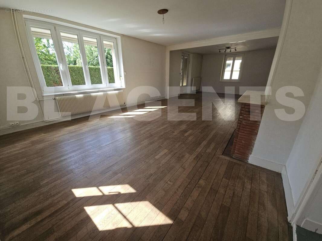 20250502_105600 - Maison à SY