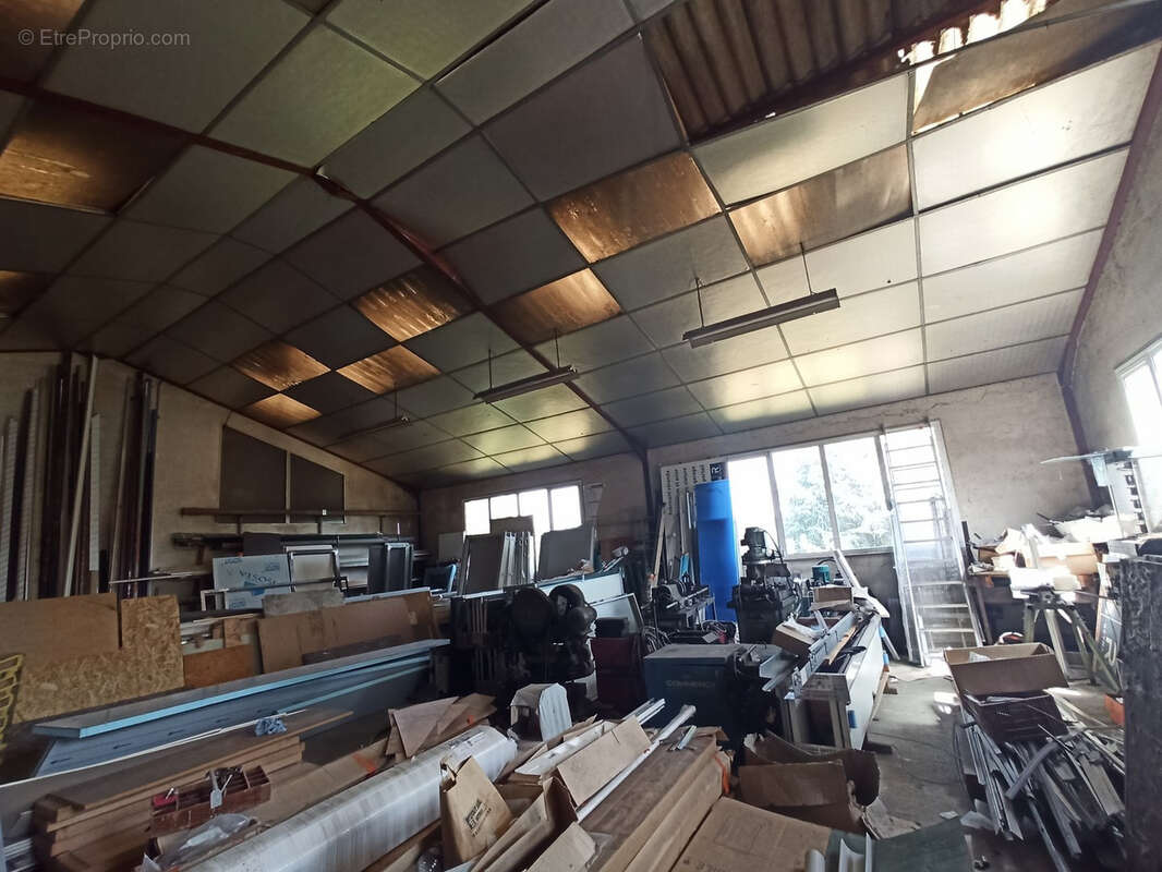 Commerce à AIXE-SUR-VIENNE