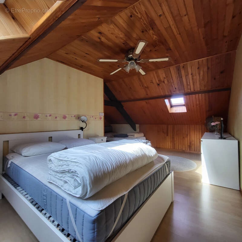 Appartement à RIOM-ES-MONTAGNES