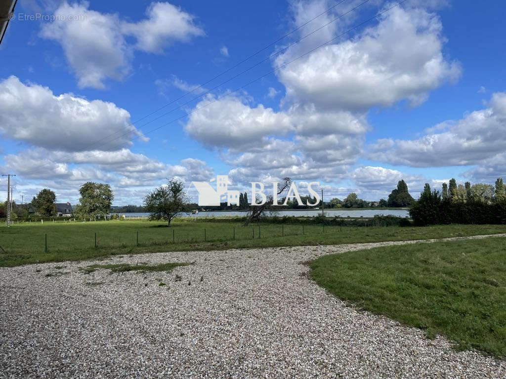 Maison à LE MESNIL-SOUS-JUMIEGES