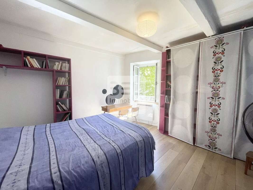 Appartement à SUZE-LA-ROUSSE