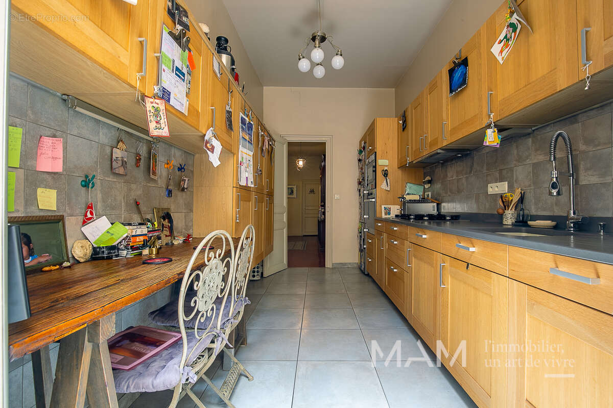 Appartement à MARSEILLE-6E