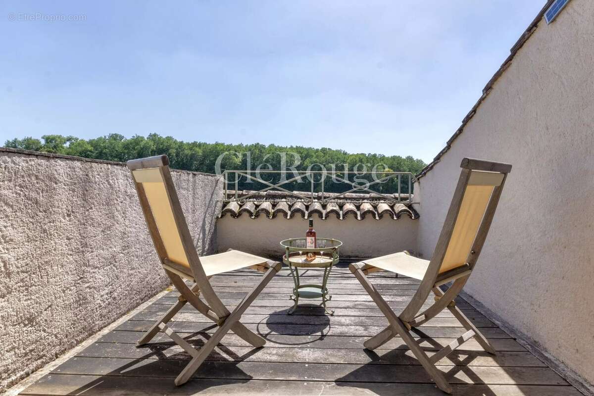 Élégante propriété avec vue sur le lac au cœur d'un golf prestigieux - photo 15